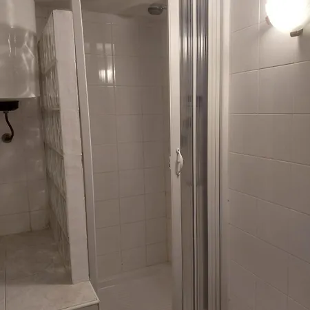 Appartement Garden Basement - Seminterrato Max 4 Ospiti - Vicino Aeroporto E Fiera Fiumicino