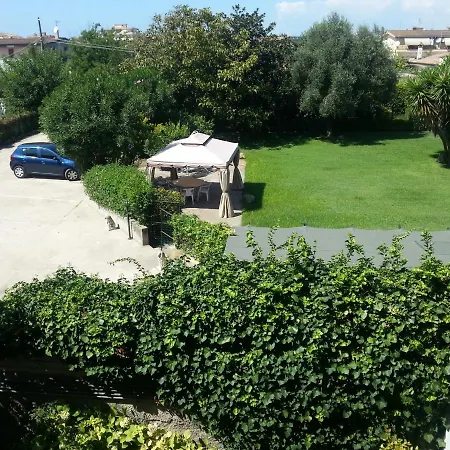 Garden Basement - Seminterrato Max 4 Ospiti - Vicino Aeroporto E Fiera Fiumicino