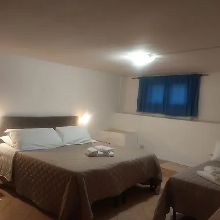 Apartment Garden Basement - Seminterrato Max 4 Ospiti - Vicino Aeroporto E Fiera Fiumicino